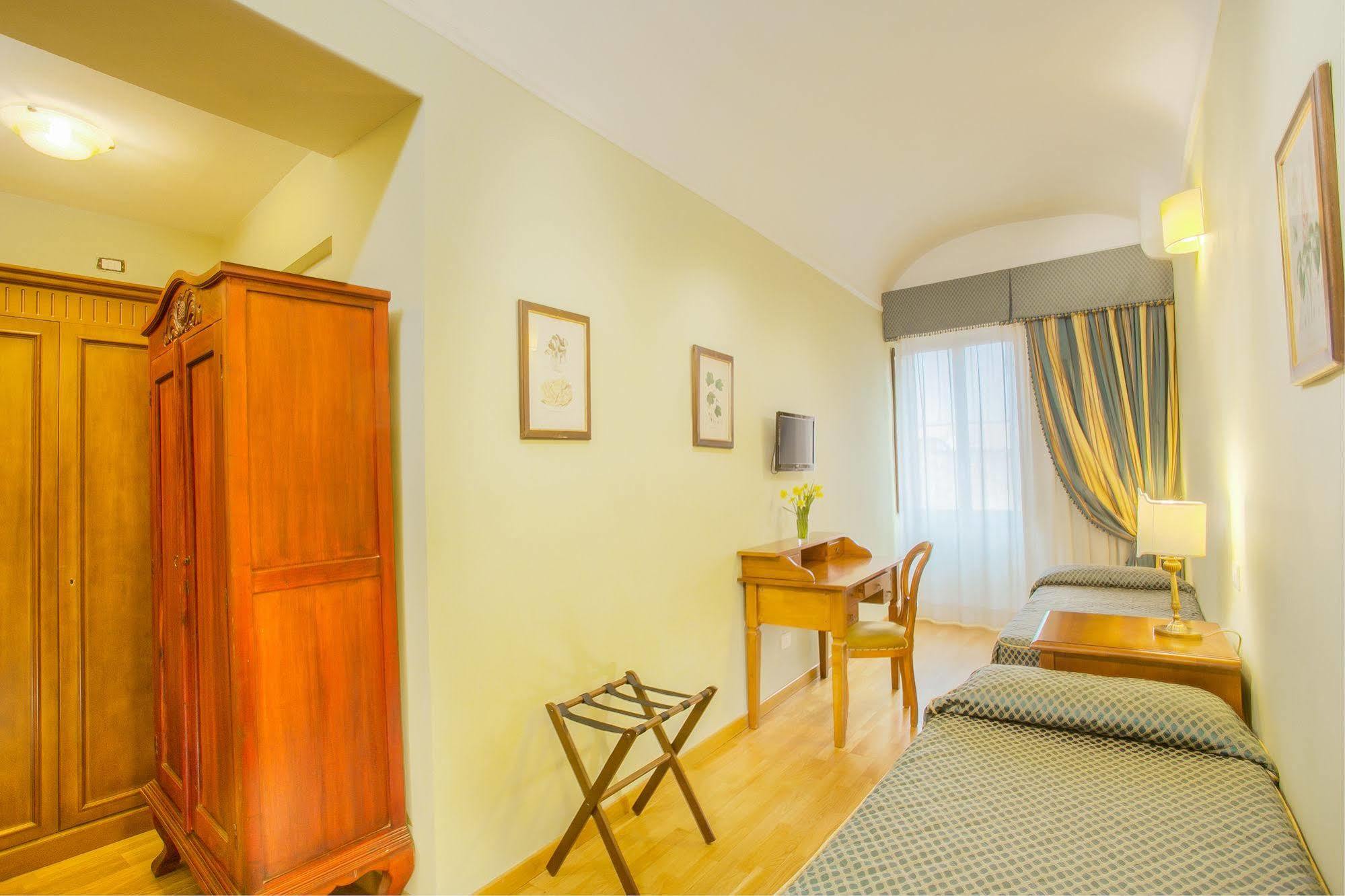 Hotel Bretagna Heritage - Alfieri Collezione Florence Buitenkant foto