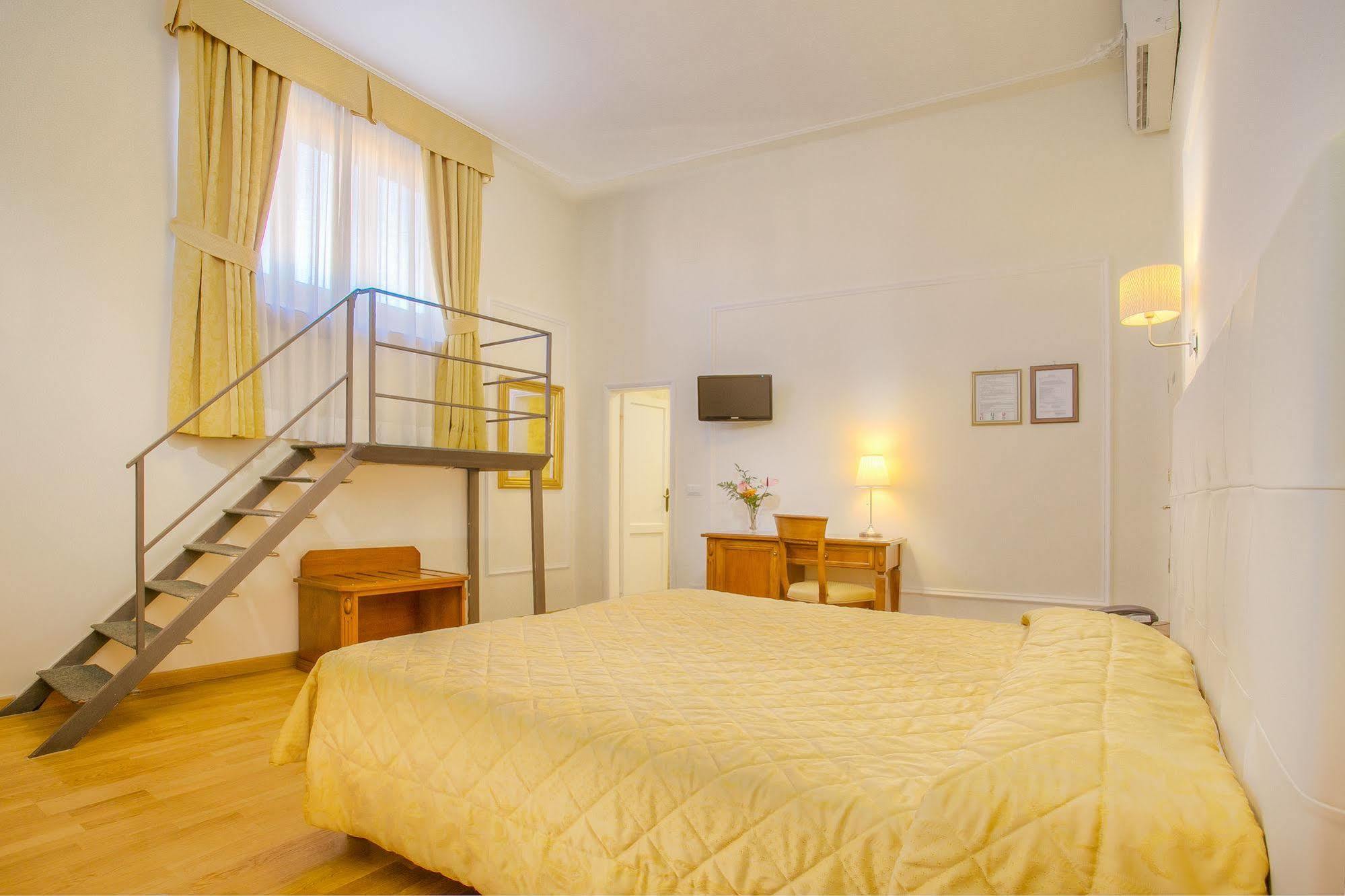 Hotel Bretagna Heritage - Alfieri Collezione Florence Buitenkant foto