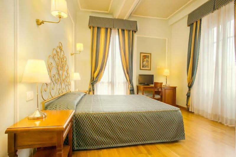 Hotel Bretagna Heritage - Alfieri Collezione Florence Buitenkant foto